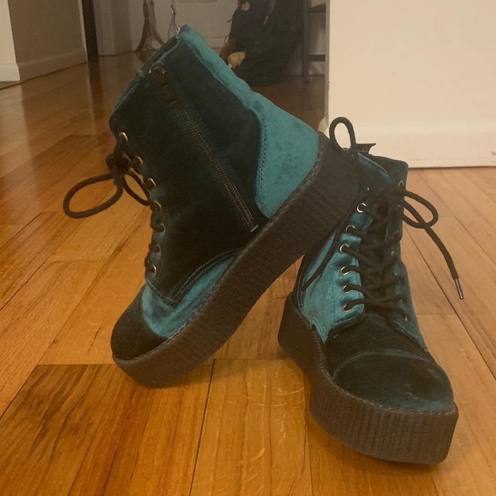 Stylish Velvet Platform Boots - Forest Green